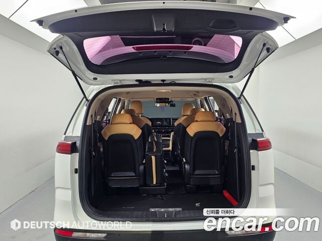 Kia Canival 2021 — photo 19