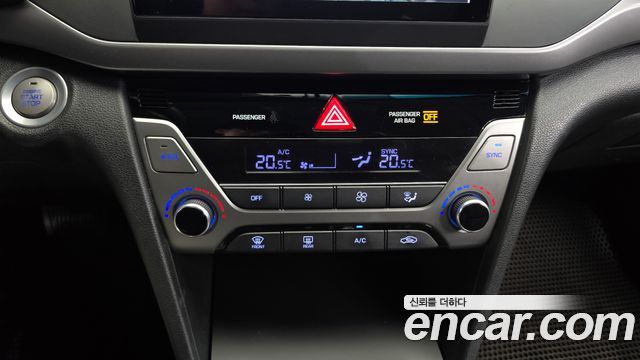 Hyundai AVANTE 2017 — photo 17