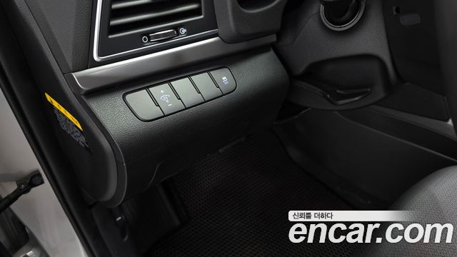 Hyundai AVANTE 2017 — photo 20