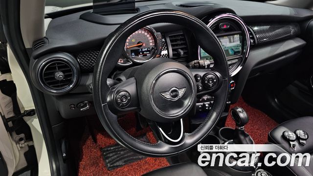 Mini Cooper 2017 — photo 12