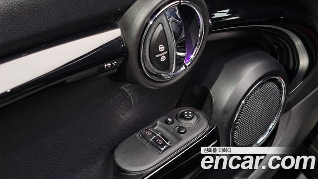 Mini Cooper 2017 — photo 16