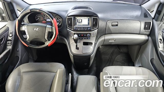 Hyundai Starex 2017 — photo 10