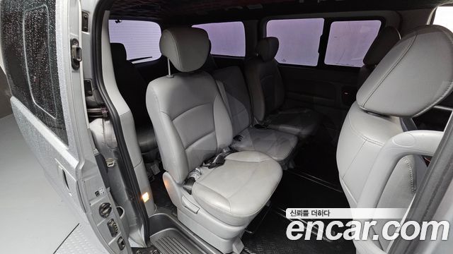 Hyundai Starex 2017 — photo 17
