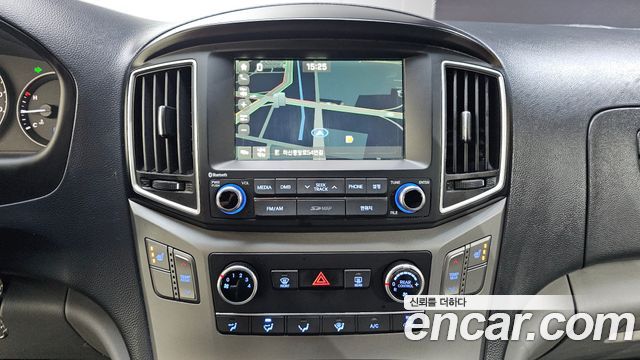 Hyundai Starex 2017 — photo 20