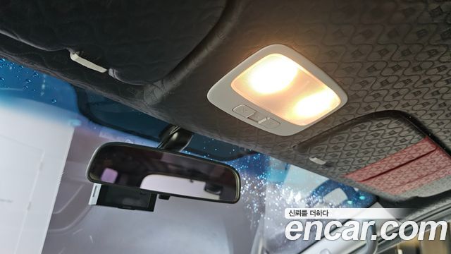 Hyundai Starex 2017 — photo 22