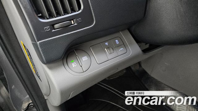 Hyundai Starex 2017 — photo 25