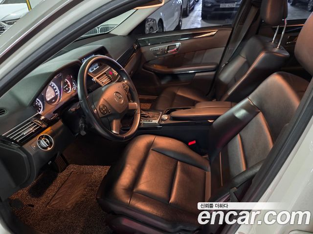 Mercedes-Benz E-Class 2011 — photo 5