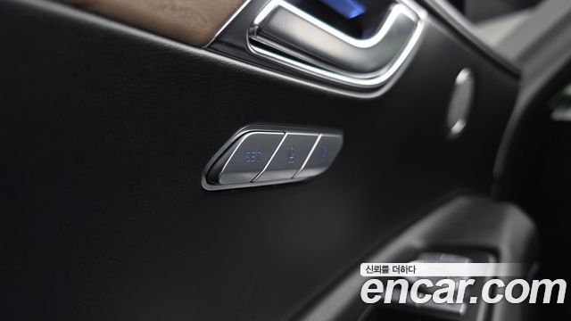 Genesis GV80 2023 — photo 31