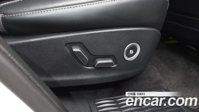 Genesis GV80 2023 — photo 34