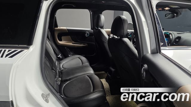 Mini Countryman 2018 — photo 12