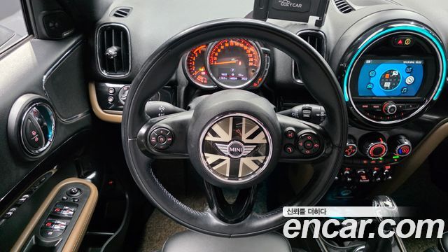 Mini Countryman 2018 — photo 13