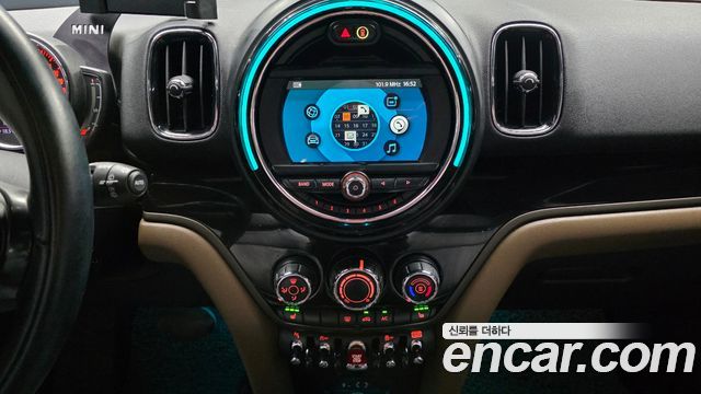 Mini Countryman 2018 — photo 15
