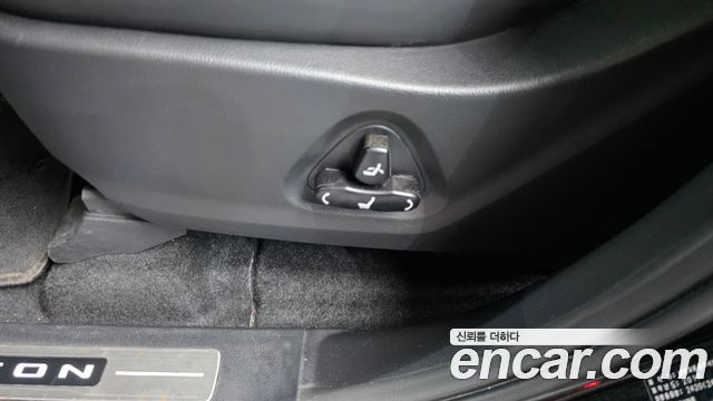 KG Mobility Rexton 2018 — photo 32