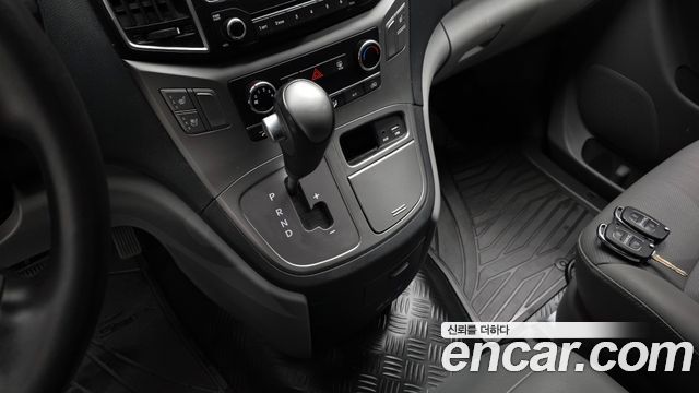 Hyundai Starex 2019 — photo 9