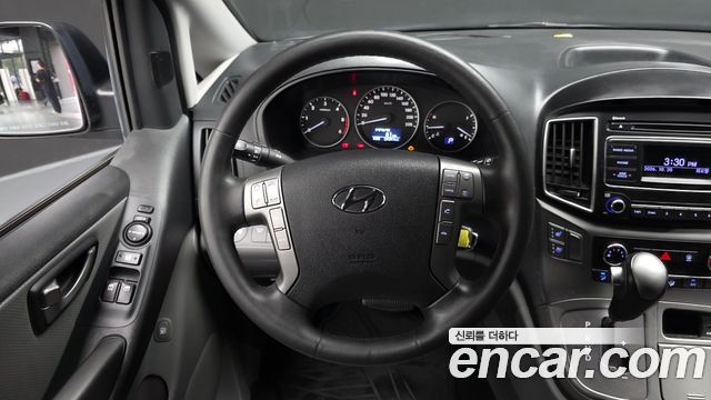 Hyundai Starex 2019 — photo 13