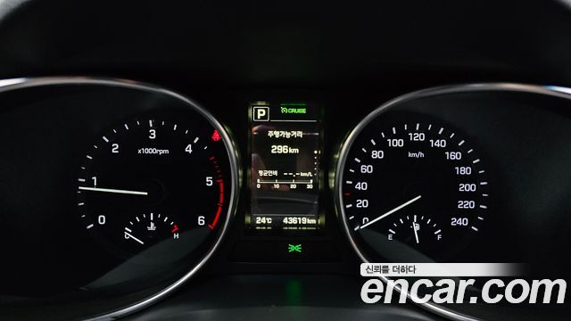 Hyundai Santafe 2016 — photo 11