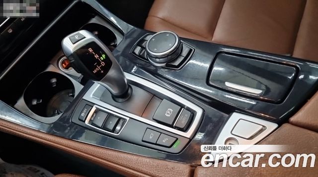 BMW 5-Series 2016 — photo 9