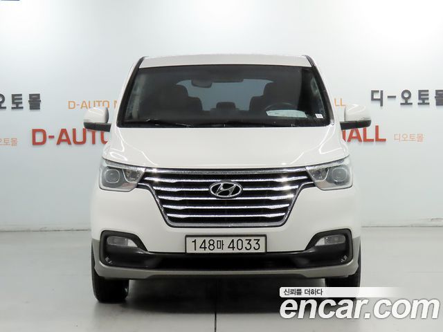 Hyundai Starex 2019 — photo 1