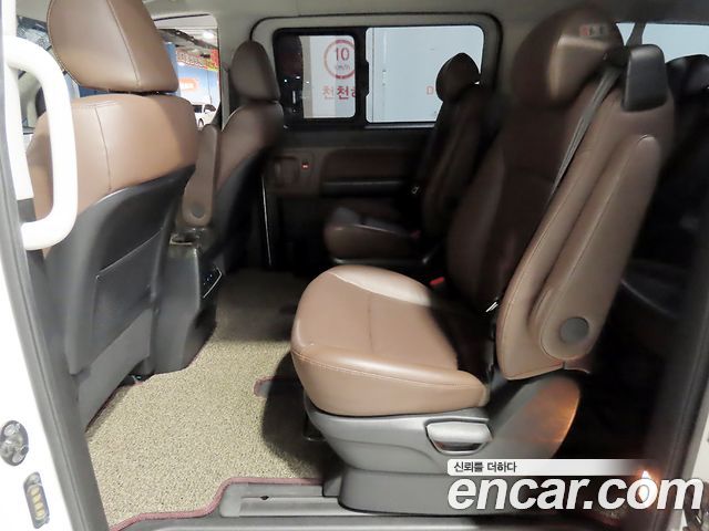 Hyundai Starex 2019 — photo 18
