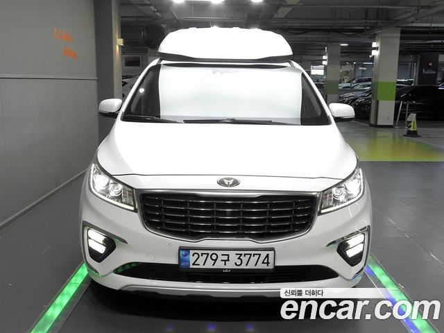 Kia Canival 2019 — photo 1