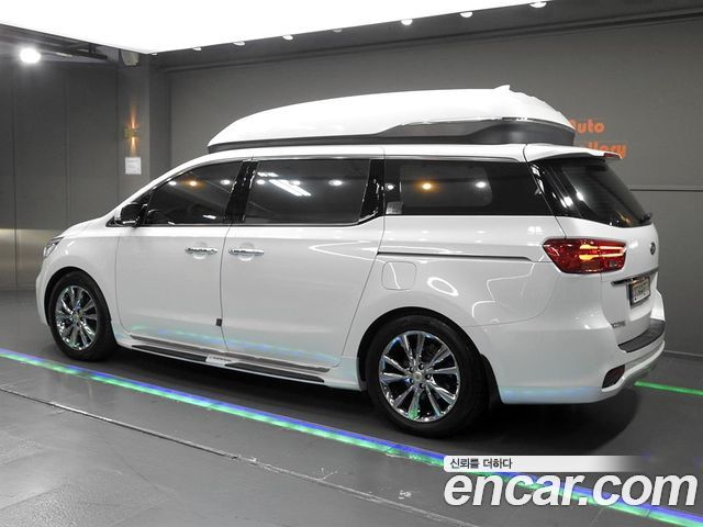 Kia Canival 2019 — photo 3