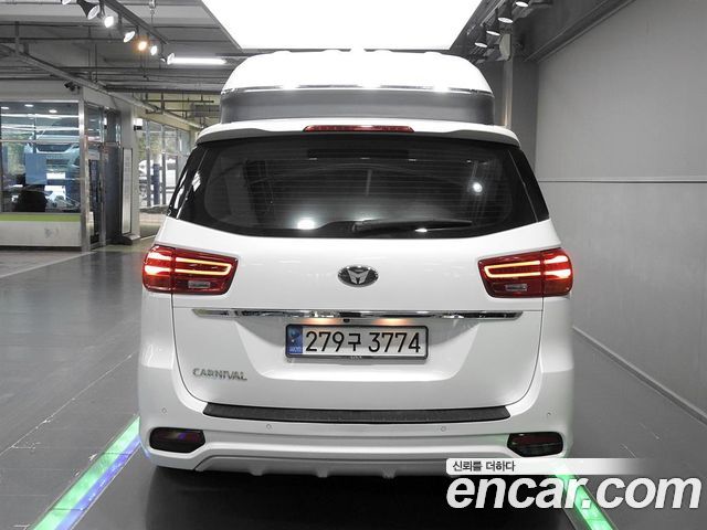 Kia Canival 2019 — photo 4