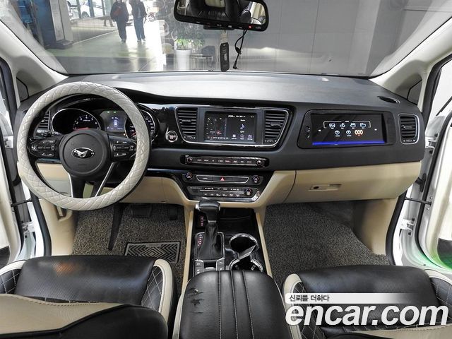 Kia Canival 2019 — photo 8