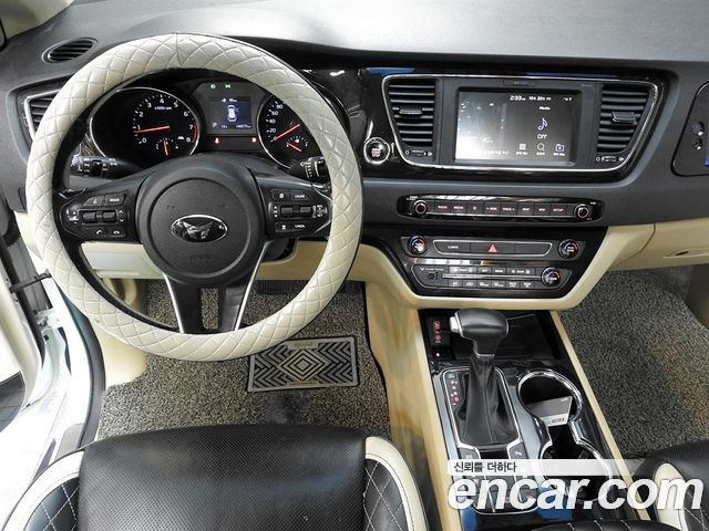 Kia Canival 2019 — photo 9