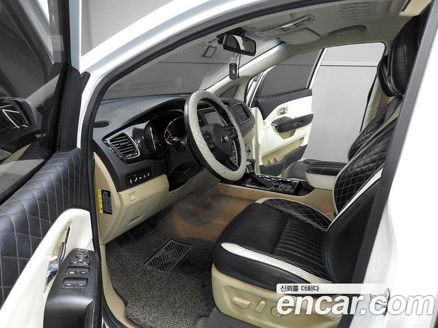 Kia Canival 2019 — photo 10