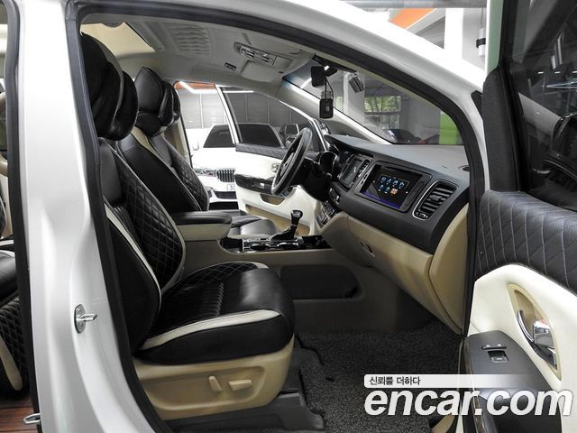 Kia Canival 2019 — photo 18