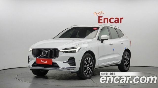 Volvo XC60 2022 — photo 1