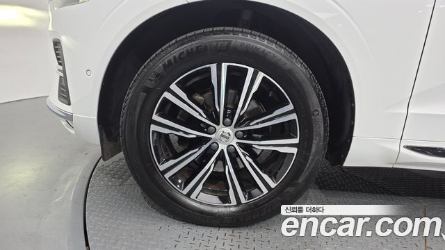 Volvo XC60 2022 — photo 5
