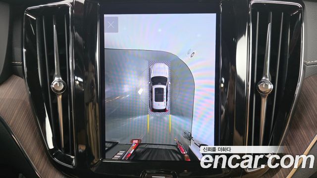 Volvo XC60 2022 — photo 19