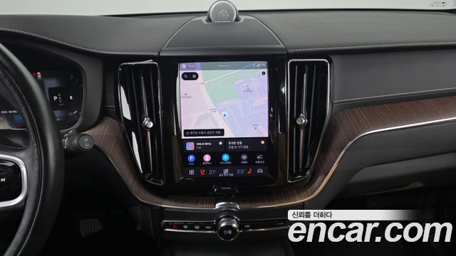 Volvo XC60 2022 — photo 21