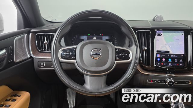 Volvo XC60 2022 — photo 22