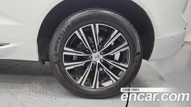 Volvo XC60 2022 — photo 7