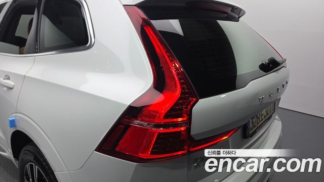 Volvo XC60 2022 — photo 9