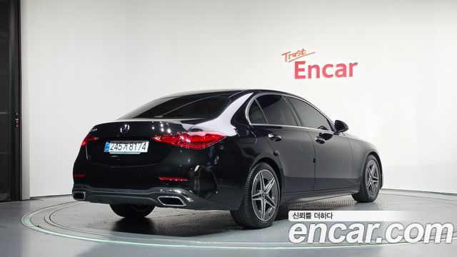 Mercedes-Benz C-Class 2025 — photo 2