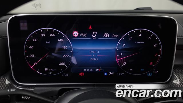 Mercedes-Benz C-Class 2025 — photo 8