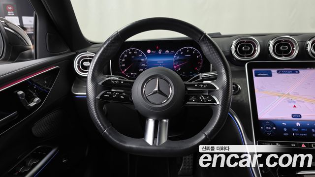 Mercedes-Benz C-Class 2025 — photo 13