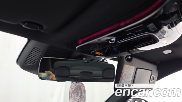 Mercedes-Benz C-Class 2025 — photo 17