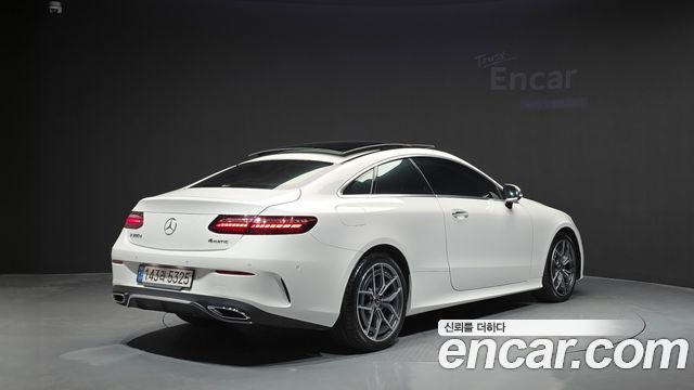 Mercedes-Benz E-Class 2023 — photo 2
