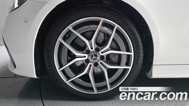 Mercedes-Benz E-Class 2023 — photo 5