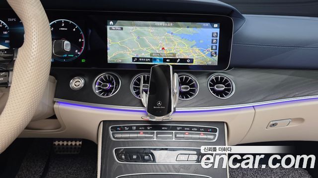 Mercedes-Benz E-Class 2023 — photo 19