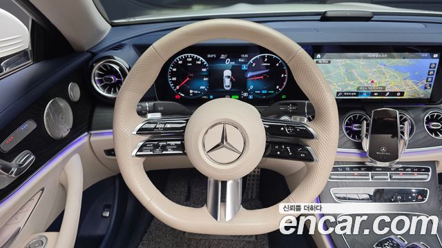 Mercedes-Benz E-Class 2023 — photo 20