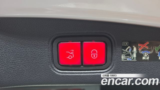 Mercedes-Benz E-Class 2023 — photo 22