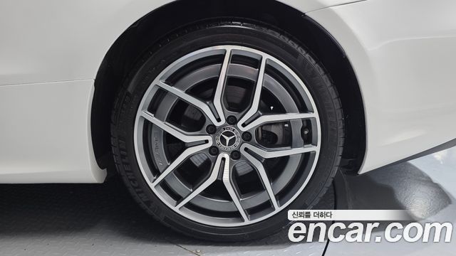 Mercedes-Benz E-Class 2023 — photo 7