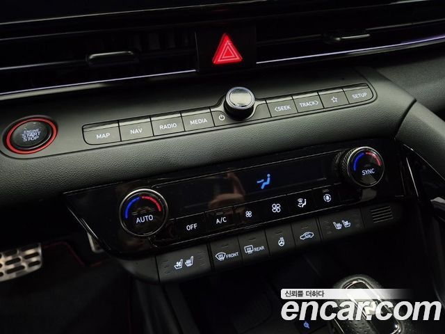 Hyundai AVANTE 2025 — photo 16