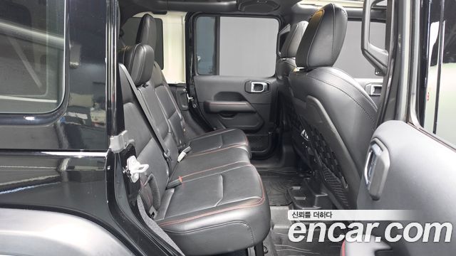 Jeep Wrangler 2019 — photo 17