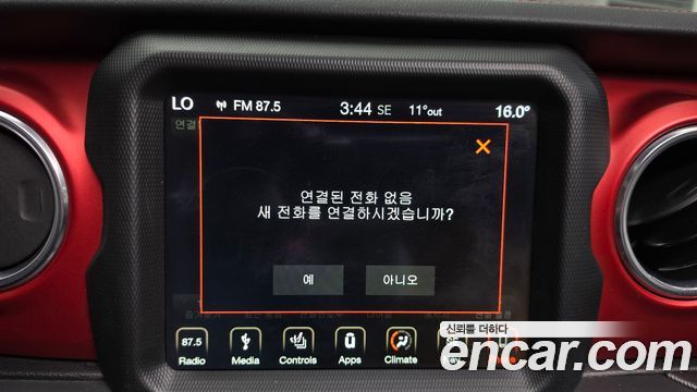 Jeep Wrangler 2019 — photo 22